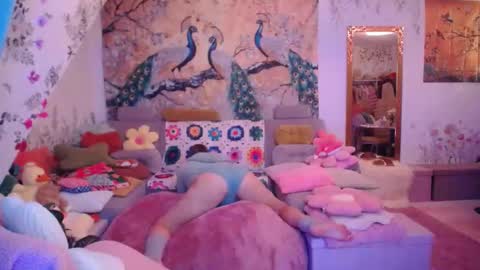 Emilia inst  online show from November 2025 08:29:02 PM