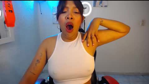 Snapshot of warisgoddes chatting on April 2026 08:52:02 AM EMILY online show from April 2026 08:52:02 AM