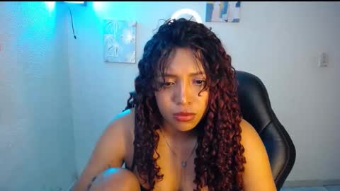 Snapshot of warisgoddes chatting on April 2026 02:27:02 AM EMILY online show from April 2026 02:27:02 AM