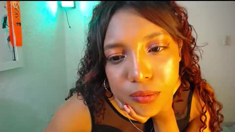 Snapshot of warisgoddes chatting on April 2026 04:45:02 PM EMILY online show from April 2026 04:45:02 PM