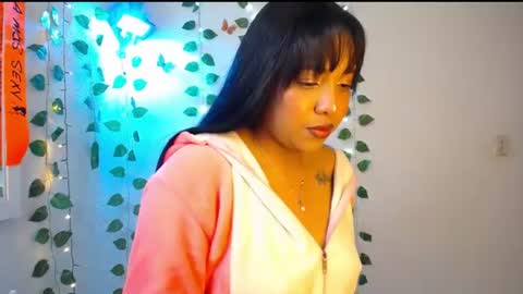 Snapshot of warisgoddes chatting on June 2026 04:25:01 AM EMILY online show from June 2026 04:25:01 AM