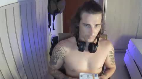 wave_boyy online show from April 2026 07:12:01 PM