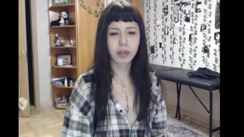 Mina online show from December 2025 07:42:02 PM