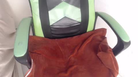 Trixie 3 online show from October 2025 01:33:02 PM