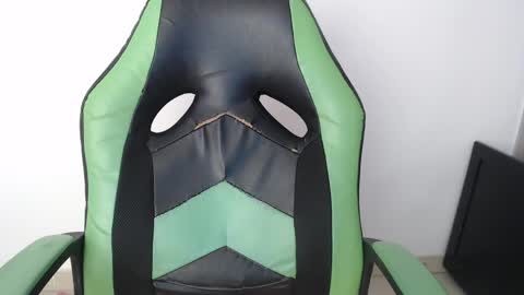 Trixie 3 online show from April 2026 01:42:02 PM