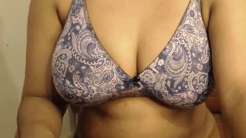 mina online show from March 2026 08:45:02 PM