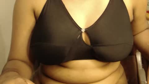 mina online show from March 2026 10:22:01 PM