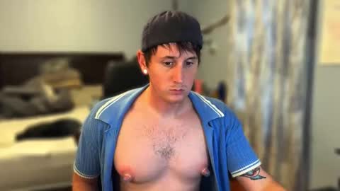 Snapshot of webslingxxxx chatting on May 2026 11:43:01 PM webslingxxxx online show from May 2026 11:43:01 PM