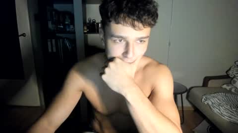 Snapshot of wee_willy_winky chatting on June 2026 10:19:02 PM wee_willy_winky online show from June 2026 10:19:02 PM