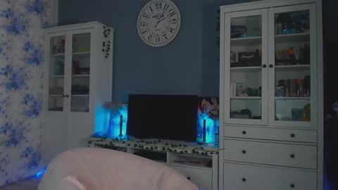 Snapshot of weed_princesss chatting on January 2025 12:09:01 PM moon online show from January 2025 12:09:01 PM