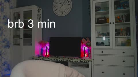 Snapshot of weed_princesss chatting on January 2025 03:08:02 PM moon online show from January 2025 03:08:02 PM