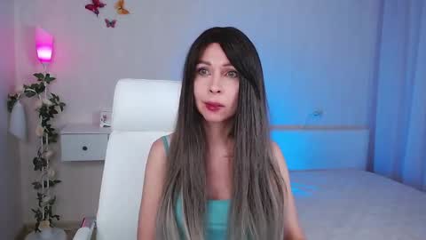 Snapshot of wendifoster chatting on February 2025 07:52:02 PM Wendi Foster online show from February 2025 07:52:02 PM