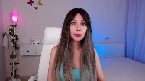 Snapshot of wendifoster chatting on February 2025 04:21:01 PM Wendi Foster online show from February 2025 04:21:01 PM