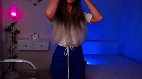 Snapshot of wendifoster chatting on October 2025 06:09:02 PM Wendi Foster online show from October 2025 06:09:02 PM