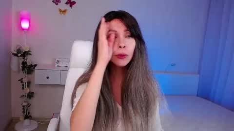 Snapshot of wendifoster chatting on November 2025 06:40:02 PM Wendi Foster online show from November 2025 06:40:02 PM