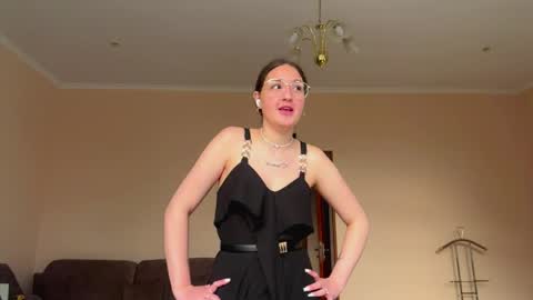 Anna online show from May 2026 02:13:01 PM