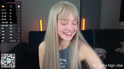 Snapshot of wendylovelylovew chatting on October 2025 02:26:02 PM Wendy online show from October 2025 02:26:02 PM