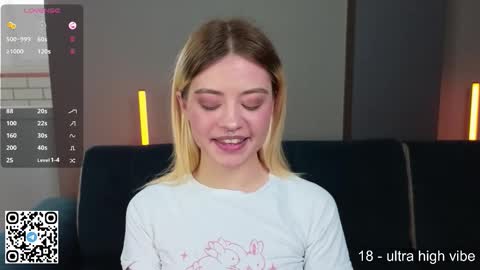 Snapshot of wendylovelylovew chatting on October 2025 06:56:01 AM Wendy online show from October 2025 06:56:01 AM