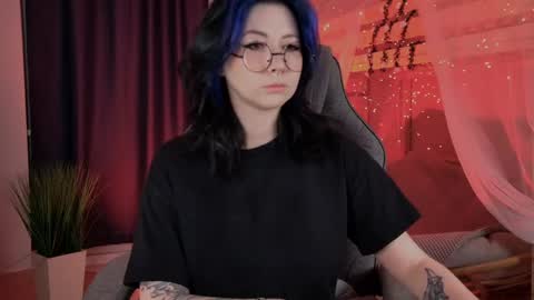 little girl who is always rightLisa online show from April 2026 01:11:02 AM