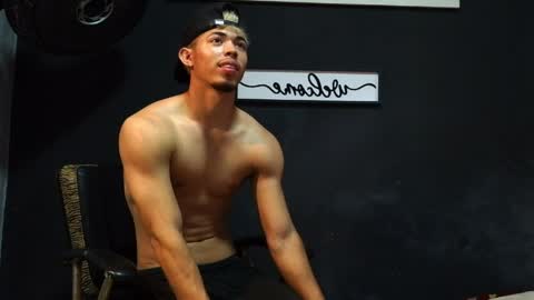 wesley_77 online show from June 2026 06:44:01 PM