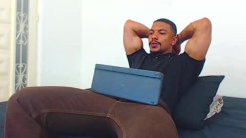 Wesley Rogger online show from October 2025 09:52:01 PM