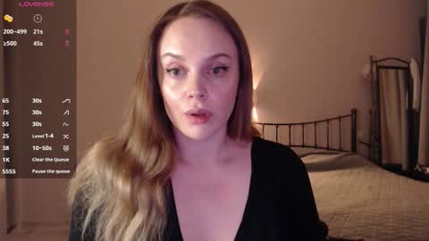 Lana online show from September 2025 05:12:02 PM