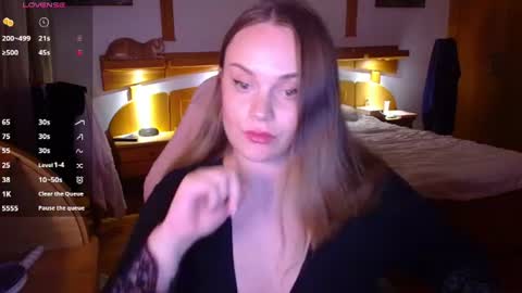 Lana online show from July 2026 09:27:01 PM