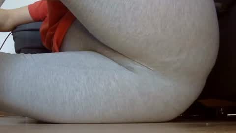 wet_pants2022 online show from November 2025 01:44:02 PM