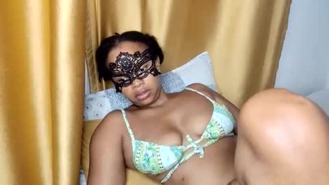 Snapshot of wet_rose001 chatting on March 2026 06:19:02 AM Rozie online show from March 2026 06:19:02 AM