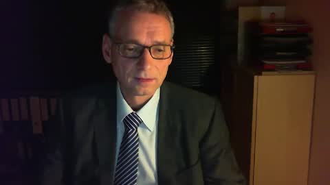 Franz online show from January 2025 06:04:02 PM