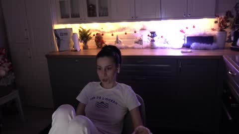 Victoria Maria online show from January 2025 05:20:01 PM