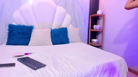 Snapshot of whisper_nova chatting on January 2026 04:50:01 AM Nova online show from January 2026 04:50:01 AM