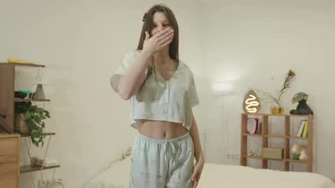 Naomi online show from April 2026 02:28:01 AM