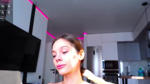 Kate  online show from November 2025 07:32:01 AM