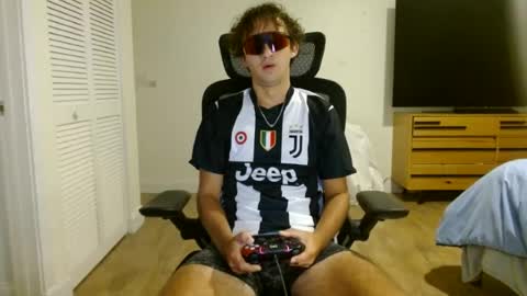 whiteboy770 online show from July 2026 03:33:01 AM