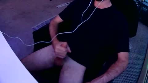 Snapshot of whitecreambigd chatting on June 2026 04:24:01 AM whitecreambigd online show from June 2026 04:24:01 AM
