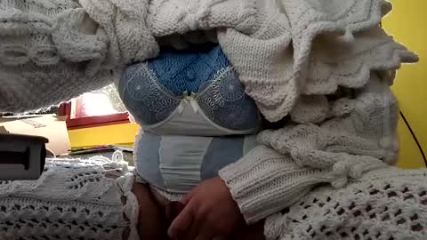 Snapshot of whitesweater chatting on January 2025 10:25:02 AM whitesweater online show from January 2025 10:25:02 AM