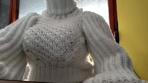 Snapshot of whitesweater chatting on September 2025 06:48:02 AM whitesweater online show from September 2025 06:48:02 AM