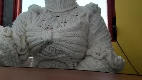 Snapshot of whitesweater chatting on September 2025 06:07:02 AM whitesweater online show from September 2025 06:07:02 AM