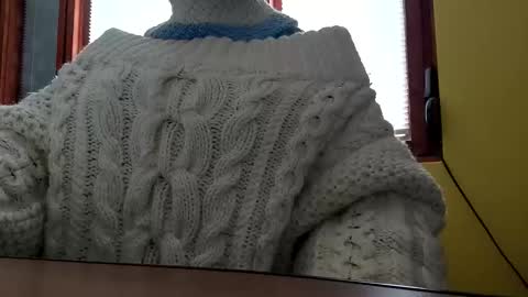 Snapshot of whitesweater chatting on November 2025 08:13:01 AM whitesweater online show from November 2025 08:13:01 AM