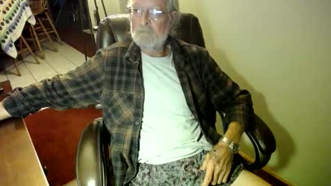 Snapshot of whofcares2 chatting on November 2025 01:36:01 AM whofcares2 online show from November 2025 01:36:01 AM