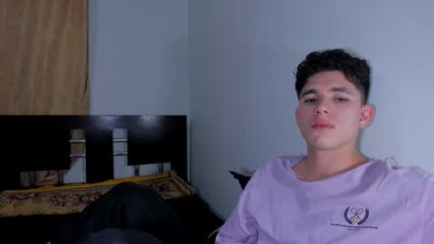 whos_he online show from December 2025 12:15:02 AM