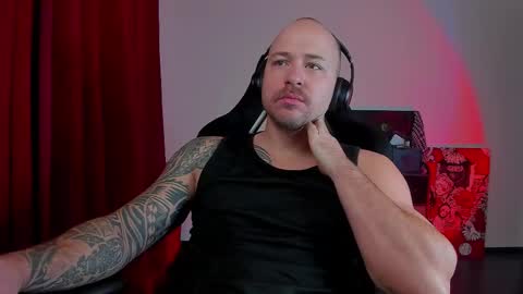 VI online show from November 2025 06:10:02 PM