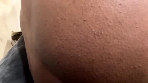 Snapshot of whyou12 chatting on November 2025 01:43:01 PM whyou12 online show from November 2025 01:43:01 PM