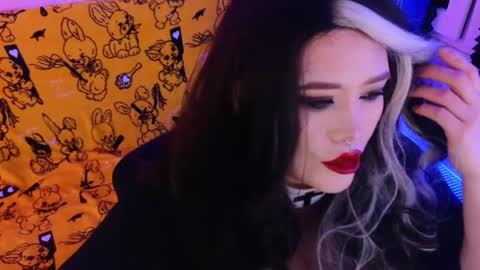 Snapshot of wickedxqueen chatting on June 2026 09:37:01 PM Laura online show from June 2026 09:37:01 PM