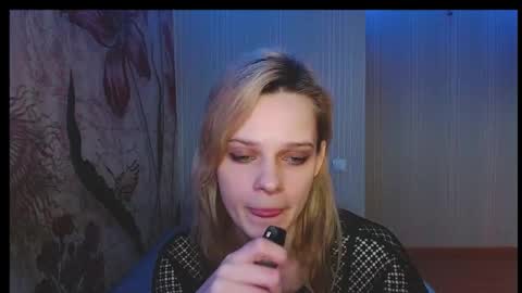 Victoria online show from October 2025 04:15:02 AM