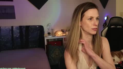 Gretchen  Jimmy online show from November 2025 01:37:01 AM