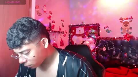 Snapshot of wiilliam_20 chatting on December 2024 03:50:02 PM wiilliam online show from December 2024 03:50:02 PM