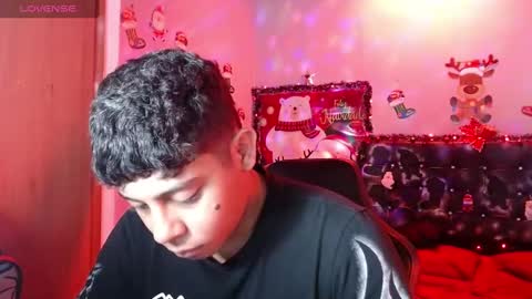 Snapshot of wiilliam_20 chatting on December 2024 05:31:01 PM wiilliam online show from December 2024 05:31:01 PM