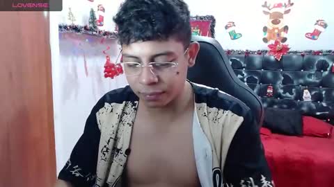 Snapshot of wiilliam_20 chatting on December 2024 06:59:02 PM wiilliam online show from December 2024 06:59:02 PM